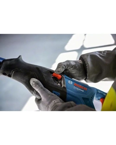 Шабельна пила Bosch GSA 185-LI, 18 В, пропил 230мм, хід 28мм (без АКБ та ЗП) (0.601.6C0.020)