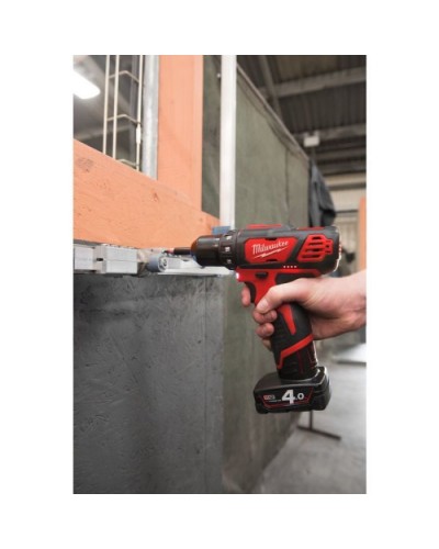 Шуруповерт Milwaukee M12 BDD-202C, 30 Нм (4933441915)