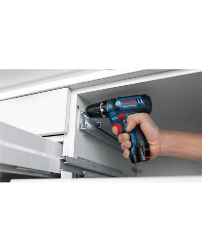 Шуруповерт Bosch GSR 12V-15 12В, 2х2А/год, 15-30Нм, 0-400/400-1300об/хв, набір 10 біт, кейс (0.601.868.10G)