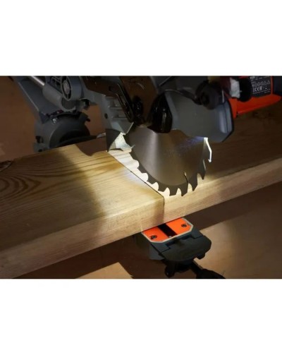 Торцювальна пила Black&Decker 1500 Вт, диск 216х30 мм, 4700 об/хв, XPS, вага 15 кг (BES701)