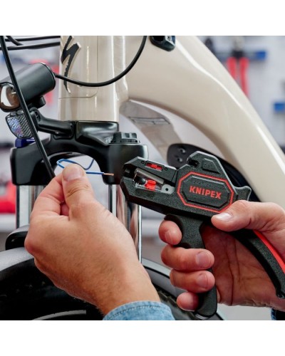 Знімач ізоляції KNIPEX 0.2-6мм, 180мм (12 62 180)